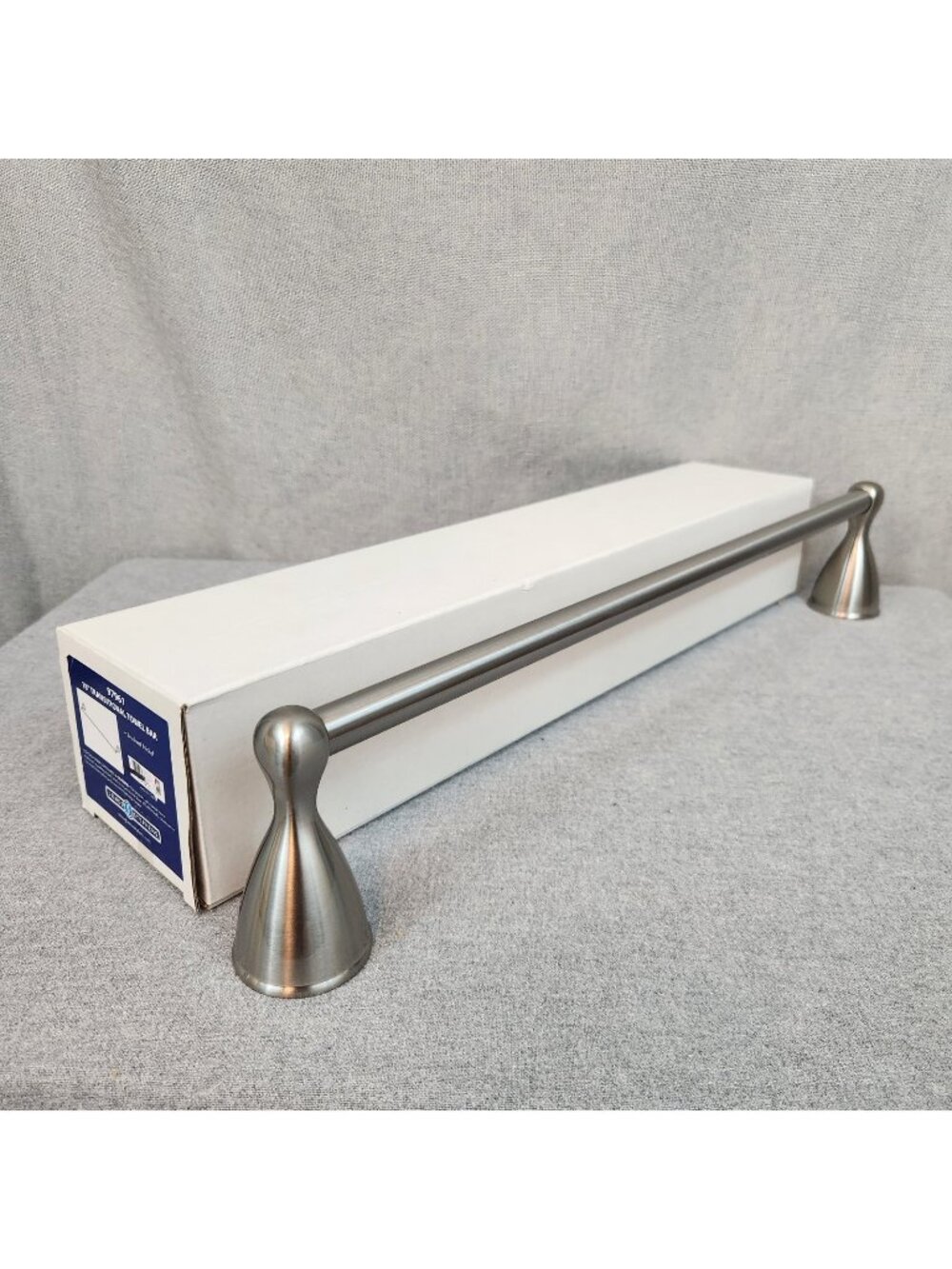 Jones Stephens 18" Transitional Towel Bar NEW Brushed Nickel Finish 97961